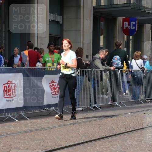 13.09.2026 - 21. swb-Marathon Bremen Strokosch-Dieckow http://msf.ph/oto/10354363 13.09.2026 11:15:45 Ziel 10474, 10665, 11026, 11081, 11139, 11217, 11549, 11613, 11768, 11940, 12046, 12151, 12306, 13508, 10572, 10900, 11307, 11504, 11778, 11897, 12137 meine-sportfotos.de