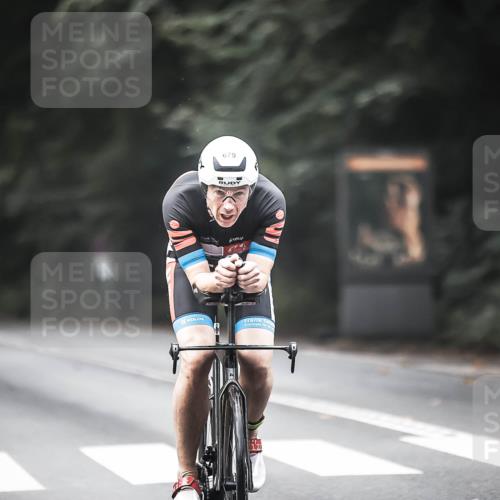 13.09.2026 - Stadtparktriathlon H.Heesch http://msf.ph/oto/10354366 13.09.2026 11:10:07 Radfahren 557, 679 meine-sportfotos.de