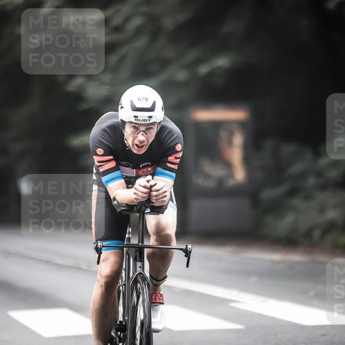 13.09.2026 - Stadtparktriathlon H.Heesch http://msf.ph/oto/10354368 13.09.2026 11:10:07 Radfahren 557, 679 meine-sportfotos.de