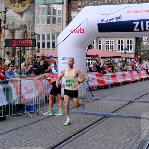 13.09.2026 - 21. swb-Marathon Bremen Tim E. http://msf.ph/oto/10354372 13.09.2026 12:45:18 Ziel 322, 814, 1187, 1840, 4474, 8285 meine-sportfotos.de