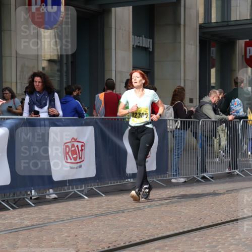 13.09.2026 - 21. swb-Marathon Bremen Strokosch-Dieckow http://msf.ph/oto/10354380 13.09.2026 11:15:45 Ziel 10474, 10665, 11026, 11081, 11139, 11217, 11549, 11613, 11768, 11940, 12046, 12151, 12306, 13508, 10572, 10900, 11307, 11504, 11778, 11897, 12137 meine-sportfotos.de