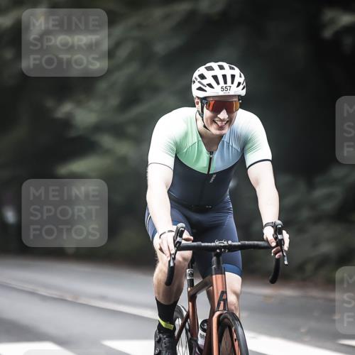 13.09.2026 - Stadtparktriathlon H.Heesch http://msf.ph/oto/10354404 13.09.2026 11:10:11 Radfahren 494, 557, 679 meine-sportfotos.de