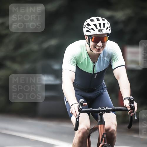 13.09.2026 - Stadtparktriathlon H.Heesch http://msf.ph/oto/10354411 13.09.2026 11:10:12 Radfahren 494, 557, 679 meine-sportfotos.de