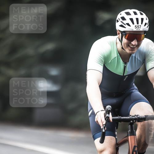 13.09.2026 - Stadtparktriathlon H.Heesch http://msf.ph/oto/10354415 13.09.2026 11:10:12 Radfahren 494, 557, 679 meine-sportfotos.de