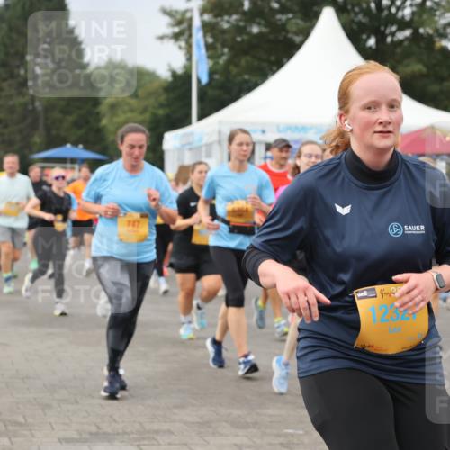 13.09.2026 - Kiel Lauf Andreas Tolksdorf http://msf.ph/oto/10354419 13.09.2026 09:57:46 Kiellinie 747, 1232 meine-sportfotos.de