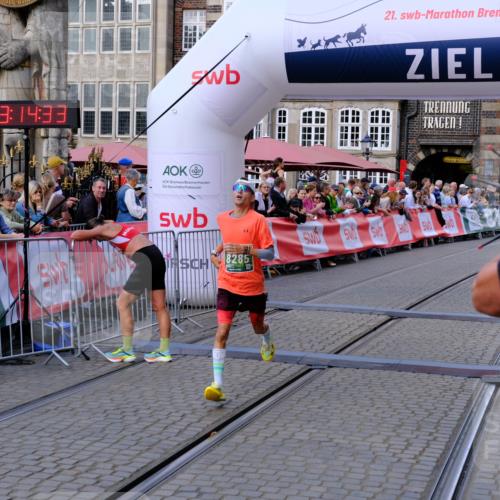 13.09.2026 - 21. swb-Marathon Bremen Tim E. http://msf.ph/oto/10354426 13.09.2026 12:45:21 Ziel 322, 814, 1187, 1544, 1840, 4474, 8285 meine-sportfotos.de