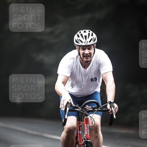13.09.2026 - Stadtparktriathlon H.Heesch http://msf.ph/oto/10354431 13.09.2026 09:33:02 Radfahren 113, 126 meine-sportfotos.de