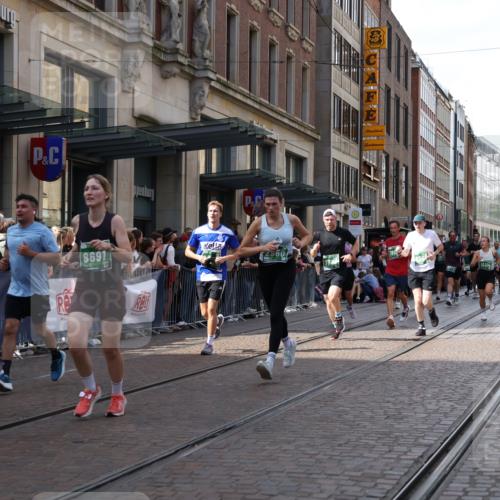 13.09.2026 - 21. swb-Marathon Bremen Strokosch-Dieckow http://msf.ph/oto/10354454 13.09.2026 13:33:19 Ziel 930, 2405, 2872, 2960, 3201, 3562, 3761, 4052, 4219, 4490, 4543, 4554, 4658, 4874, 5063, 5156, 5560, 5660, 5726, 5861, 5862, 6256, 6421, 6508, 6538, 6597, 6808, 6844, 6882, 6997, 7126, 7523, 7633, 7652, 7832, 7863, 8093, 8177, 8501, 8599, 8602, 8691, 9068, 9128, 9206, 9342, 9390, 9508, 9883, 10114, 13078, 831, 1124, 2283, 2393, 2440, 2818, 2959, 2980, 3167, 3404, 3710, 4243, 4260, 4408, 4492, 4536, 4565, 4659, 5040, 5191, 5324, 5861, 5862, 5914, 6421, 6777, 6915, 7145 meine-sportfotos.de