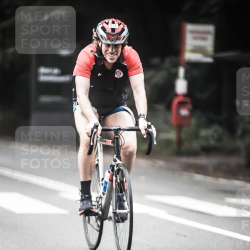 13.09.2026 - Stadtparktriathlon H.Heesch http://msf.ph/oto/10354478 13.09.2026 11:10:24 Radfahren 430, 572, 610, 706, 1799 meine-sportfotos.de