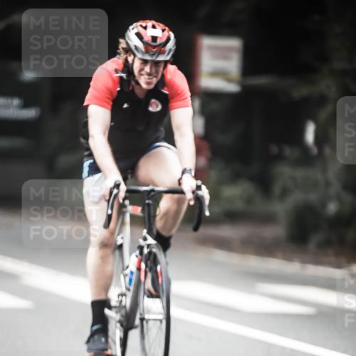 13.09.2026 - Stadtparktriathlon H.Heesch http://msf.ph/oto/10354480 13.09.2026 11:10:24 Radfahren 430, 572, 610, 706, 1799 meine-sportfotos.de