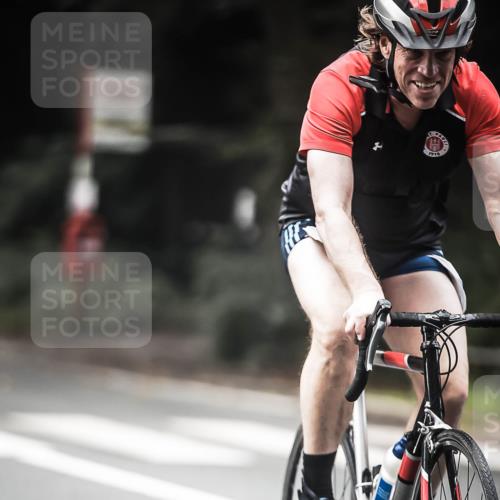 13.09.2026 - Stadtparktriathlon H.Heesch http://msf.ph/oto/10354496 13.09.2026 11:10:25 Radfahren 430, 572, 610, 706, 1799 meine-sportfotos.de