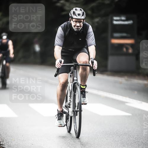 13.09.2026 - Stadtparktriathlon H.Heesch http://msf.ph/oto/10354501 13.09.2026 11:10:28 Radfahren 430, 524, 572, 610, 690, 706, 1799 meine-sportfotos.de