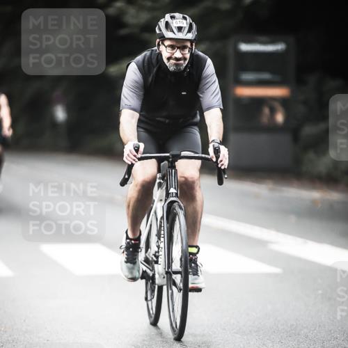 13.09.2026 - Stadtparktriathlon H.Heesch http://msf.ph/oto/10354504 13.09.2026 11:10:28 Radfahren 430, 524, 572, 610, 690, 706, 1799 meine-sportfotos.de