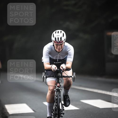 13.09.2026 - Stadtparktriathlon H.Heesch http://msf.ph/oto/10354510 13.09.2026 09:33:59 Radfahren 153, 185, 191, 206 meine-sportfotos.de