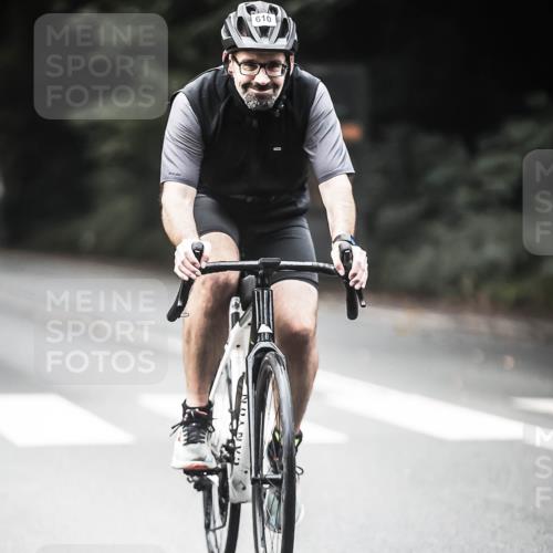 13.09.2026 - Stadtparktriathlon H.Heesch http://msf.ph/oto/10354515 13.09.2026 11:10:29 Radfahren 430, 524, 572, 610, 690, 706, 1799 meine-sportfotos.de
