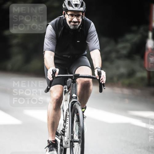 13.09.2026 - Stadtparktriathlon H.Heesch http://msf.ph/oto/10354521 13.09.2026 11:10:29 Radfahren 430, 524, 572, 610, 690, 706, 1799 meine-sportfotos.de