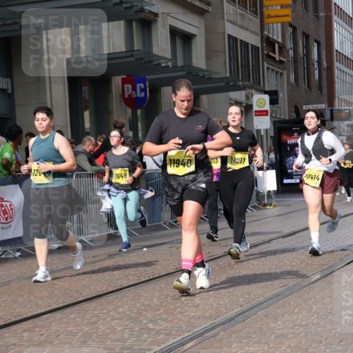 13.09.2026 - 21. swb-Marathon Bremen Strokosch-Dieckow http://msf.ph/oto/10354525 13.09.2026 11:15:50 Ziel 10474, 10665, 11026, 11081, 11139, 11181, 11200, 11217, 11264, 11385, 11448, 11549, 11573, 11613, 11768, 12046, 12151, 12306, 12539, 13508, 10572, 10900, 11307, 11504, 11778, 11897, 11940, 12137 meine-sportfotos.de