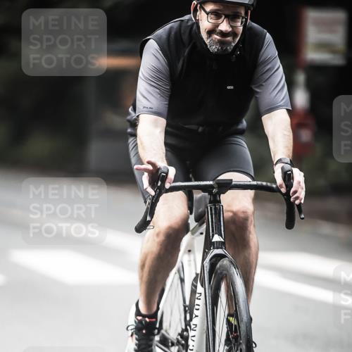 13.09.2026 - Stadtparktriathlon H.Heesch http://msf.ph/oto/10354534 13.09.2026 11:10:29 Radfahren 430, 524, 572, 610, 690, 706, 1799 meine-sportfotos.de