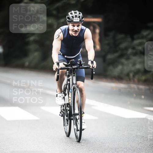 13.09.2026 - Stadtparktriathlon H.Heesch http://msf.ph/oto/10354544 13.09.2026 11:10:31 Radfahren 473, 520, 524, 610, 690, 1799 meine-sportfotos.de