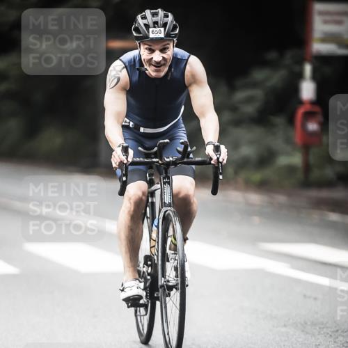 13.09.2026 - Stadtparktriathlon H.Heesch http://msf.ph/oto/10354557 13.09.2026 11:10:31 Radfahren 473, 520, 524, 610, 690, 1799 meine-sportfotos.de