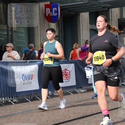 13.09.2026 - 21. swb-Marathon Bremen Strokosch-Dieckow http://msf.ph/oto/10354582 13.09.2026 11:15:51 Ziel 10474, 10665, 11026, 11081, 11139, 11181, 11200, 11217, 11264, 11385, 11448, 11549, 11573, 11613, 11768, 12046, 12151, 12306, 12539, 13508, 10572, 10900, 11307, 11504, 11778, 11897, 11940, 12137 meine-sportfotos.de