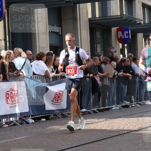 13.09.2026 - 21. swb-Marathon Bremen Strokosch-Dieckow http://msf.ph/oto/10354585 13.09.2026 13:33:24 Ziel 930, 2405, 2872, 2960, 3201, 3562, 3761, 4490, 4554, 4658, 4874, 5063, 5156, 5513, 5587, 6256, 6508, 6538, 6808, 6844, 6882, 7126, 7354, 7523, 7633, 7652, 7832, 7863, 8093, 8501, 8512, 8691, 9068, 9128, 9342, 9344, 9390, 9508, 9883, 10114, 13078, 831, 1124, 2283, 2393, 2440, 2818, 2959, 2980, 3710, 4052, 4219, 4243, 4260, 4408, 4492, 4536, 4543, 4565, 4659, 5040, 5191, 5324, 5560, 5660, 5726, 5861, 5862, 5914, 6421, 6597, 6777, 6915, 6997, 7145 meine-sportfotos.de