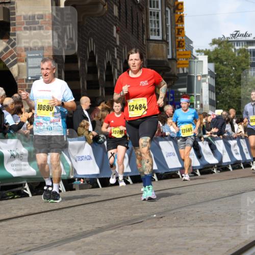 13.09.2026 - 21. swb-Marathon Bremen Strokosch-Dieckow http://msf.ph/oto/10354704 13.09.2026 10:56:05 Ziel 10243, 10297, 10374, 10379, 10423, 10529, 10550, 10703, 10809, 10881, 10952, 11377, 11510, 11557, 11862, 12108, 12125, 12143, 12150, 12188, 10184, 10211, 10246, 10322, 10365, 10443, 10670, 10699, 10949, 10957, 10960, 11219, 11280, 11570, 11693, 11782, 12452, 12476 meine-sportfotos.de
