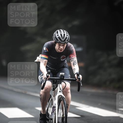 13.09.2026 - Stadtparktriathlon H.Heesch http://msf.ph/oto/10354706 13.09.2026 09:35:17 Radfahren 162, 208, 209 meine-sportfotos.de