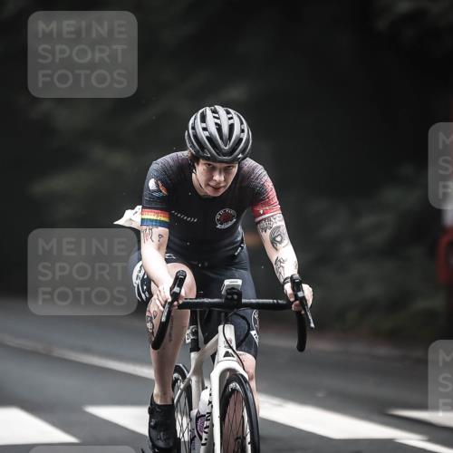 13.09.2026 - Stadtparktriathlon H.Heesch http://msf.ph/oto/10354708 13.09.2026 09:35:17 Radfahren 162, 208, 209 meine-sportfotos.de
