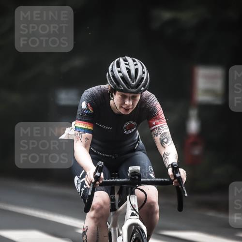 13.09.2026 - Stadtparktriathlon H.Heesch http://msf.ph/oto/10354716 13.09.2026 09:35:18 Radfahren 160, 208, 209 meine-sportfotos.de