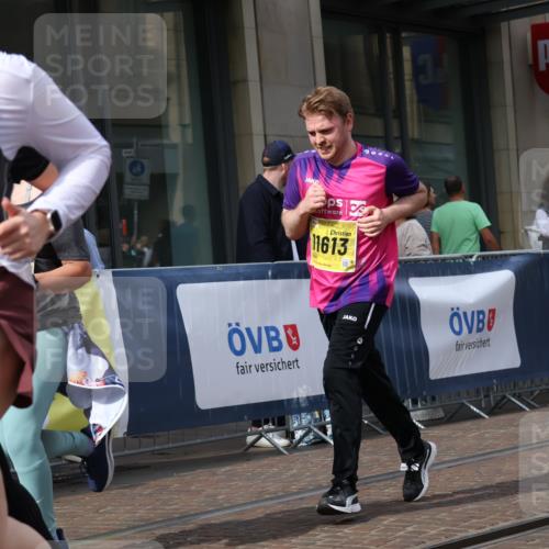 13.09.2026 - 21. swb-Marathon Bremen Strokosch-Dieckow http://msf.ph/oto/10354728 13.09.2026 11:15:54 Ziel 10242, 10665, 11026, 11081, 11139, 11181, 11200, 11264, 11385, 11448, 11573, 11613, 11768, 12057, 12151, 12306, 12539, 13508, 10474, 10572, 10900, 11217, 11307, 11504, 11549, 11778, 11897, 11940, 12046, 12137 meine-sportfotos.de