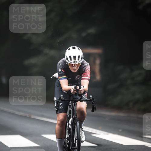 13.09.2026 - Stadtparktriathlon H.Heesch http://msf.ph/oto/10354729 13.09.2026 09:35:20 Radfahren 160, 208, 209 meine-sportfotos.de