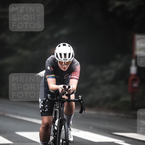 13.09.2026 - Stadtparktriathlon H.Heesch http://msf.ph/oto/10354734 13.09.2026 09:35:20 Radfahren 160, 208, 209 meine-sportfotos.de