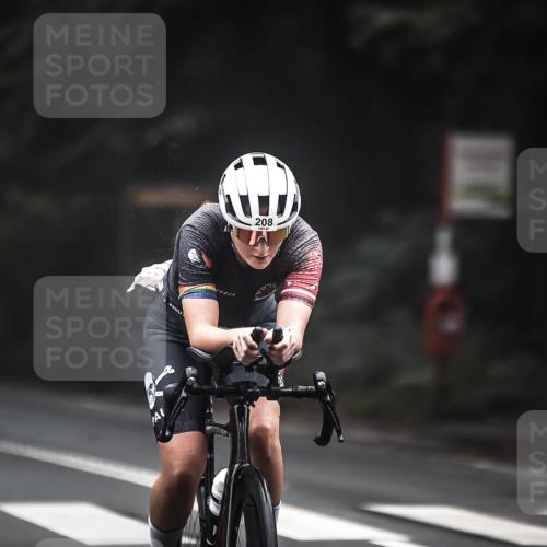 13.09.2026 - Stadtparktriathlon H.Heesch http://msf.ph/oto/10354739 13.09.2026 09:35:20 Radfahren 160, 208, 209 meine-sportfotos.de