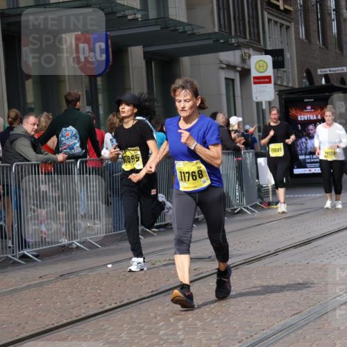 13.09.2026 - 21. swb-Marathon Bremen Strokosch-Dieckow http://msf.ph/oto/10354748 13.09.2026 11:15:55 Ziel 10242, 10665, 11026, 11081, 11139, 11181, 11200, 11264, 11385, 11448, 11573, 11613, 11768, 12057, 12151, 12306, 12539, 13508, 10474, 10572, 10900, 11217, 11307, 11549, 11613, 11778, 11897, 11940, 12046, 12137 meine-sportfotos.de