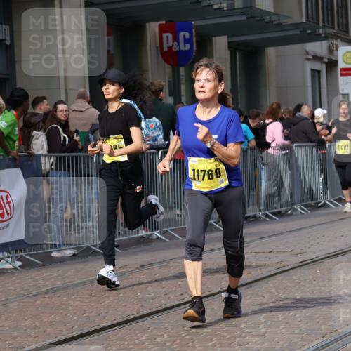 13.09.2026 - 21. swb-Marathon Bremen Strokosch-Dieckow http://msf.ph/oto/10354777 13.09.2026 11:15:55 Ziel 10242, 10665, 11026, 11081, 11139, 11181, 11200, 11264, 11385, 11448, 11573, 11613, 11768, 12057, 12151, 12306, 12539, 13508, 10474, 10572, 10900, 11217, 11307, 11549, 11613, 11778, 11897, 11940, 12046, 12137 meine-sportfotos.de