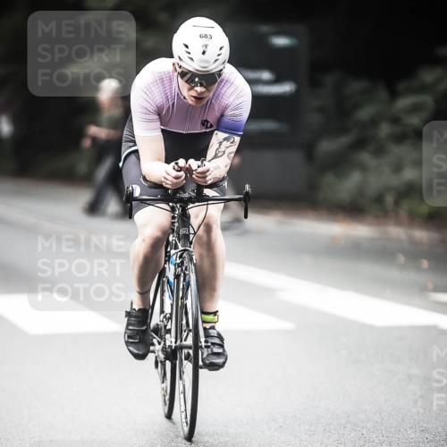 13.09.2026 - Stadtparktriathlon H.Heesch http://msf.ph/oto/10354792 13.09.2026 11:10:55 Radfahren 510, 591, 683 meine-sportfotos.de