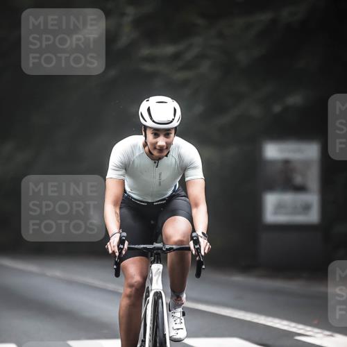 13.09.2026 - Stadtparktriathlon H.Heesch http://msf.ph/oto/10354818 13.09.2026 09:35:36 Radfahren 155, 184 meine-sportfotos.de