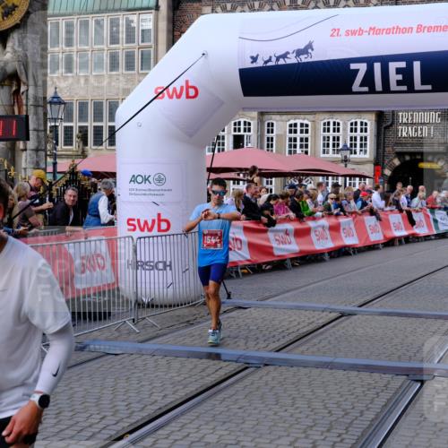 13.09.2026 - 21. swb-Marathon Bremen Tim E. http://msf.ph/oto/10354825 13.09.2026 12:46:00 Ziel 2032 meine-sportfotos.de