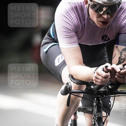 13.09.2026 - Stadtparktriathlon H.Heesch http://msf.ph/oto/10354828 13.09.2026 11:10:55 Radfahren 510, 591, 683 meine-sportfotos.de