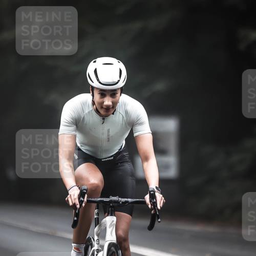 13.09.2026 - Stadtparktriathlon H.Heesch http://msf.ph/oto/10354829 13.09.2026 09:35:36 Radfahren 155, 184 meine-sportfotos.de