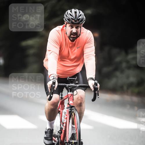 13.09.2026 - Stadtparktriathlon H.Heesch http://msf.ph/oto/10354834 13.09.2026 11:10:59 Radfahren 591, 683 meine-sportfotos.de