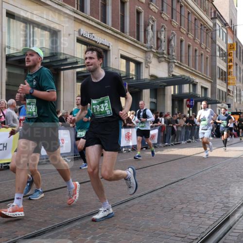 13.09.2026 - 21. swb-Marathon Bremen Strokosch-Dieckow http://msf.ph/oto/10354837 13.09.2026 13:33:28 Ziel 930, 1656, 2405, 2727, 2872, 2960, 3201, 3389, 3522, 3562, 3761, 4490, 4554, 4658, 4874, 5063, 5156, 5513, 5563, 5587, 6151, 6508, 6538, 6623, 6808, 7126, 7354, 7431, 7523, 7633, 7652, 7832, 7863, 8025, 8512, 8691, 9068, 9128, 9342, 9344, 9390, 9508, 10114, 13078, 831, 1124, 2283, 2393, 2818, 2980, 4052, 4219, 4243, 4260, 4408, 4492, 4536, 4543, 4565, 5040, 5191, 5324, 5560, 5660, 5726, 5861, 5862, 5914, 6256, 6421, 6597, 6777, 6844, 6882, 6915, 6997, 7145, 7523 meine-sportfotos.de