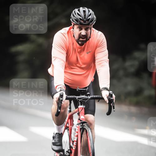 13.09.2026 - Stadtparktriathlon H.Heesch http://msf.ph/oto/10354842 13.09.2026 11:10:59 Radfahren 591, 683 meine-sportfotos.de