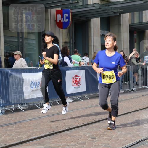 13.09.2026 - 21. swb-Marathon Bremen Strokosch-Dieckow http://msf.ph/oto/10354849 13.09.2026 11:15:57 Ziel 10242, 10665, 11026, 11081, 11139, 11181, 11200, 11264, 11385, 11448, 11573, 11768, 12057, 12151, 12306, 12539, 13508, 10474, 10572, 10665, 10900, 11217, 11307, 11549, 11613, 11778, 11897, 11940, 12046, 12137, 12306 meine-sportfotos.de