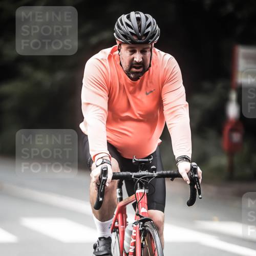 13.09.2026 - Stadtparktriathlon H.Heesch http://msf.ph/oto/10354851 13.09.2026 11:10:59 Radfahren 591, 683 meine-sportfotos.de