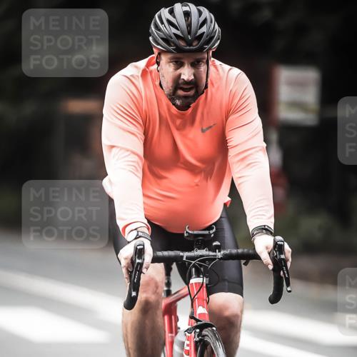 13.09.2026 - Stadtparktriathlon H.Heesch http://msf.ph/oto/10354854 13.09.2026 11:10:59 Radfahren 591, 683 meine-sportfotos.de