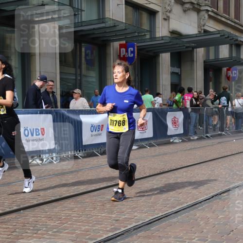 13.09.2026 - 21. swb-Marathon Bremen Strokosch-Dieckow http://msf.ph/oto/10354881 13.09.2026 11:15:57 Ziel 10242, 10665, 11026, 11081, 11139, 11181, 11200, 11264, 11385, 11448, 11573, 11768, 12057, 12151, 12306, 12539, 13508, 10474, 10572, 10665, 10900, 11217, 11307, 11549, 11613, 11778, 11897, 11940, 12046, 12137, 12306 meine-sportfotos.de