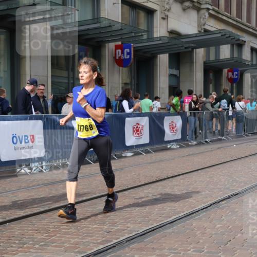 13.09.2026 - 21. swb-Marathon Bremen Strokosch-Dieckow http://msf.ph/oto/10354892 13.09.2026 11:15:57 Ziel 10242, 10665, 11026, 11081, 11139, 11181, 11200, 11264, 11385, 11448, 11573, 11768, 12057, 12151, 12306, 12539, 13508, 10474, 10572, 10665, 10900, 11217, 11307, 11549, 11613, 11778, 11897, 11940, 12046, 12137, 12306 meine-sportfotos.de