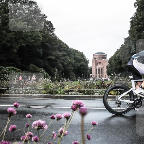 13.09.2026 - Stadtparktriathlon H.Heesch http://msf.ph/oto/10354929 13.09.2026 12:00:04 Radfahren 834, 975, 983, 1054 meine-sportfotos.de